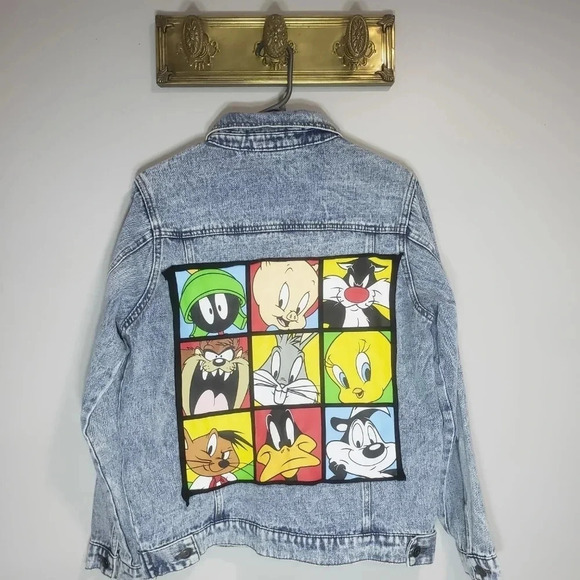 VGT  Looney Tunes Acid Wash Mens/Womans Jean Jacket,size M. - Picture 2 of 9